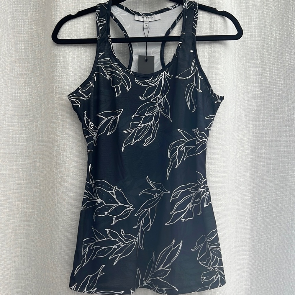 Fitted Black Tank Top with Leaf Print